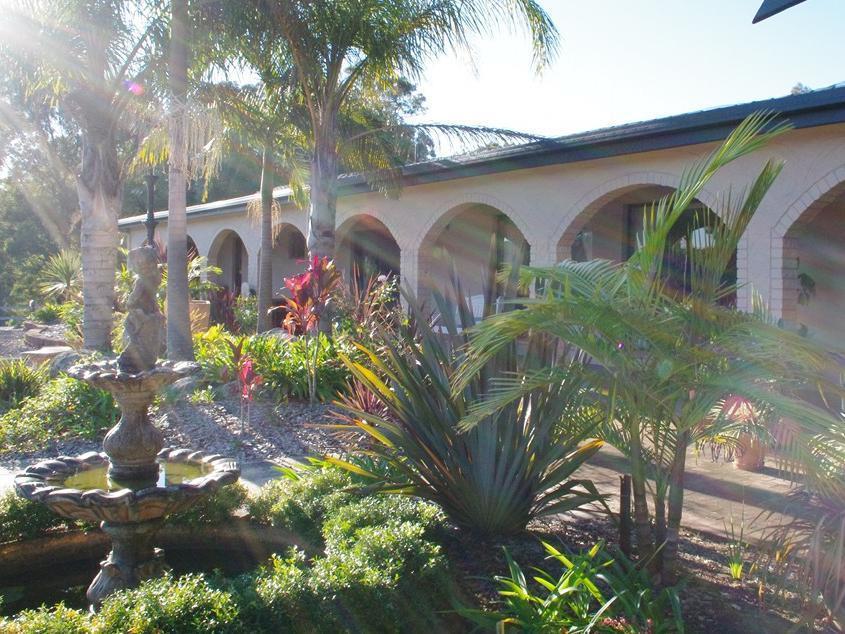 Batemans Bay Manor - Bed And Breakfast Экстерьер фото