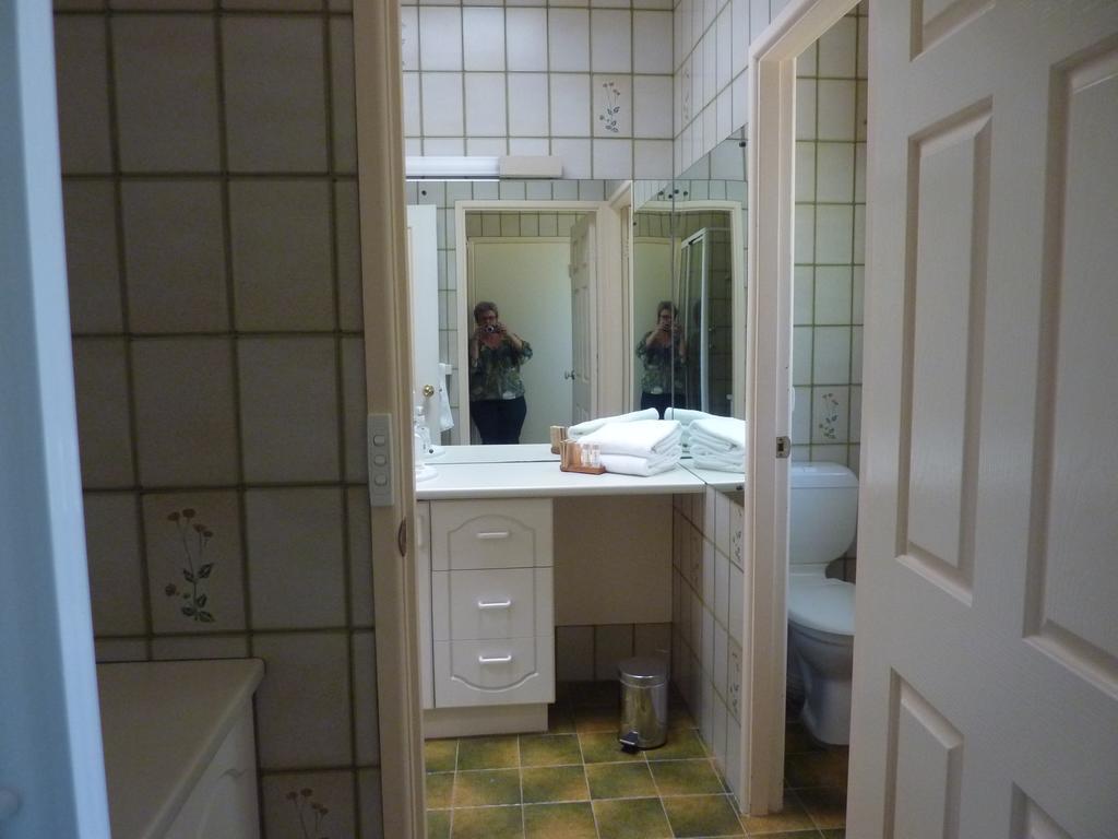Batemans Bay Manor - Bed And Breakfast Экстерьер фото