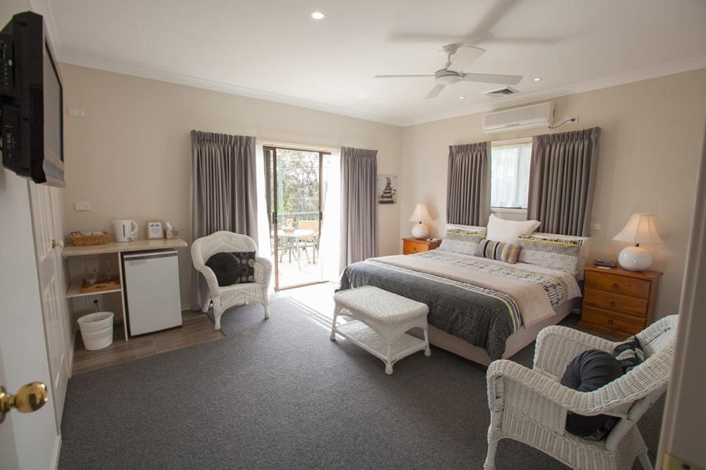 Batemans Bay Manor - Bed And Breakfast Экстерьер фото