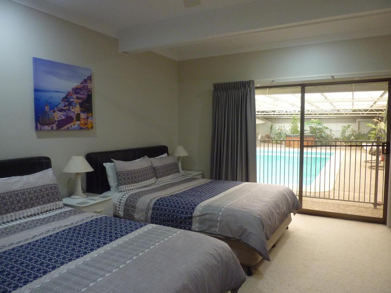 Batemans Bay Manor - Bed And Breakfast Экстерьер фото